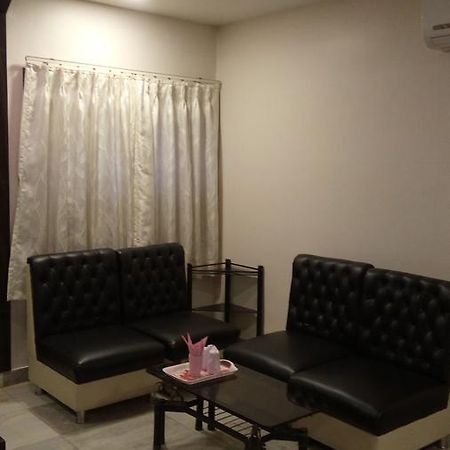Continental Lodge Ingraj Bazar Extérieur photo